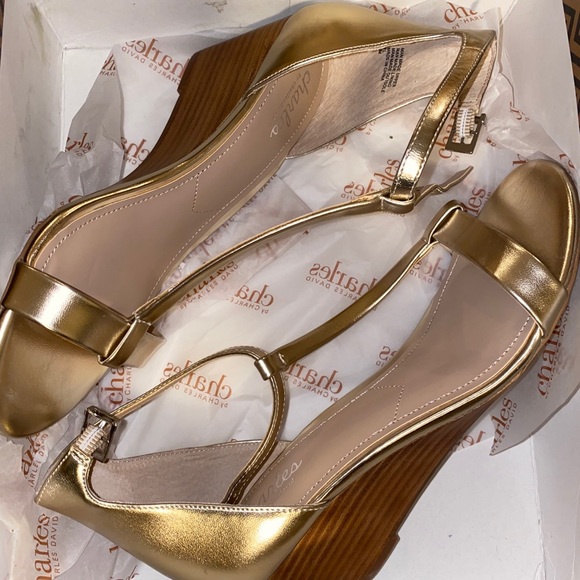 Shoes - Picture 2 of 3